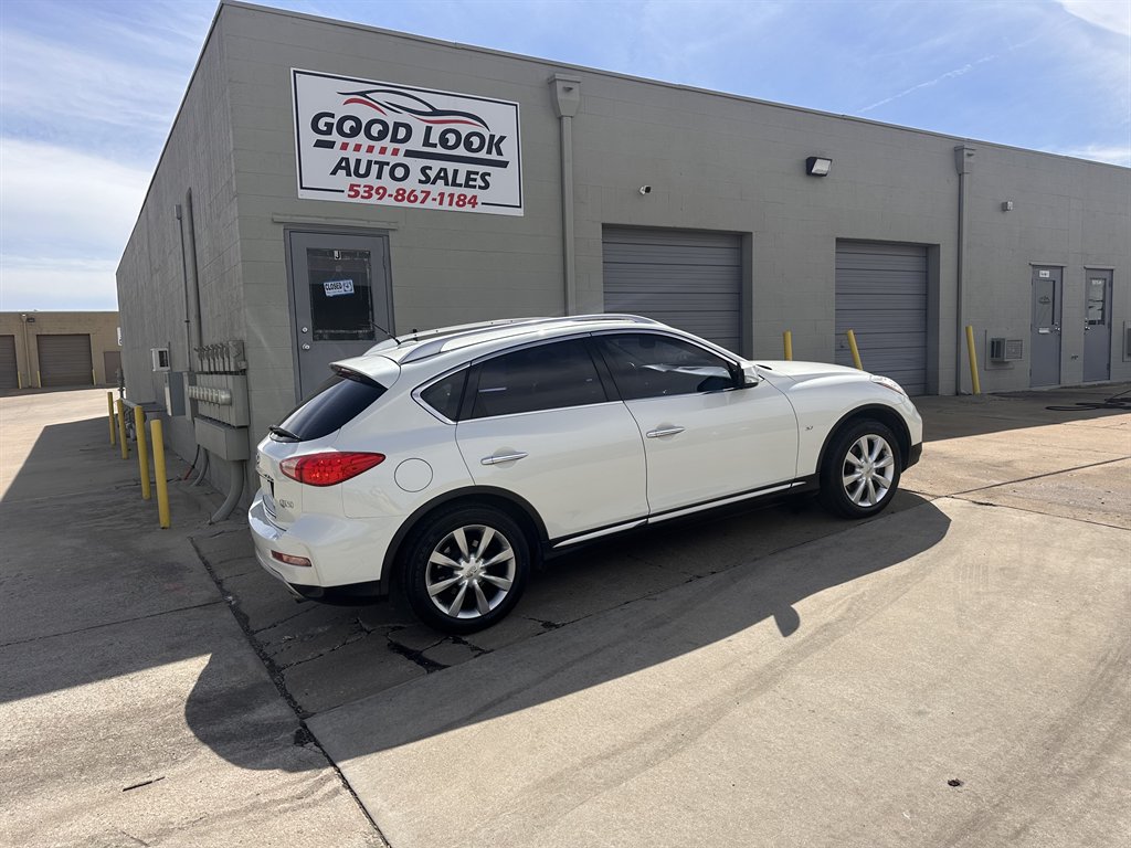 2017 Infiniti QX50 Premium photo
