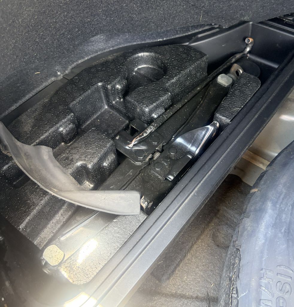2013 Hyundai Genesis - $10,750