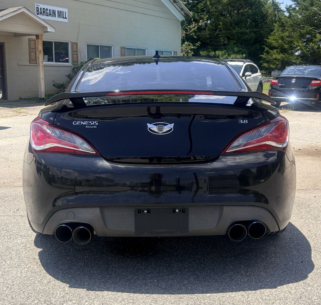 2013 Hyundai Genesis - $10,750