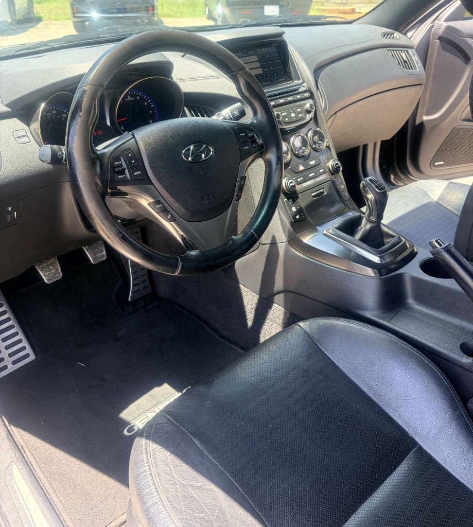 2013 Hyundai Genesis - $10,750
