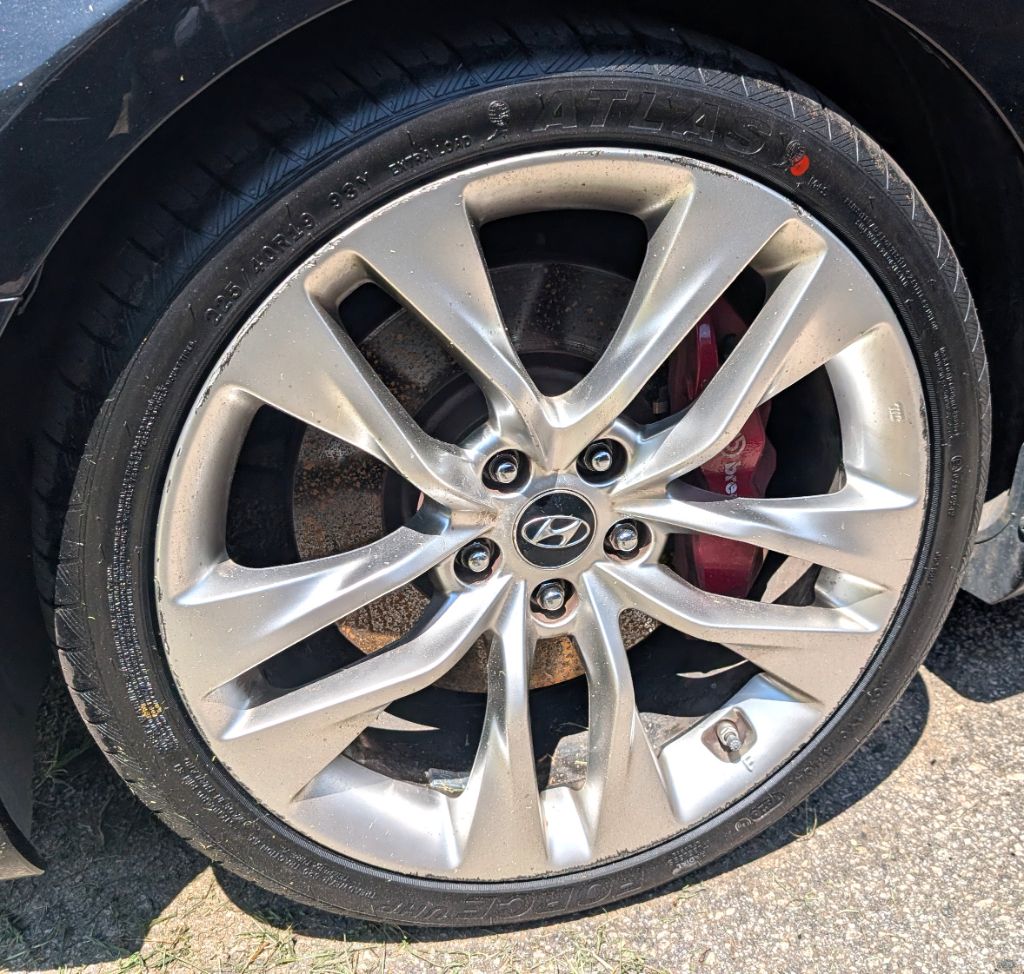 2013 Hyundai Genesis - $10,750