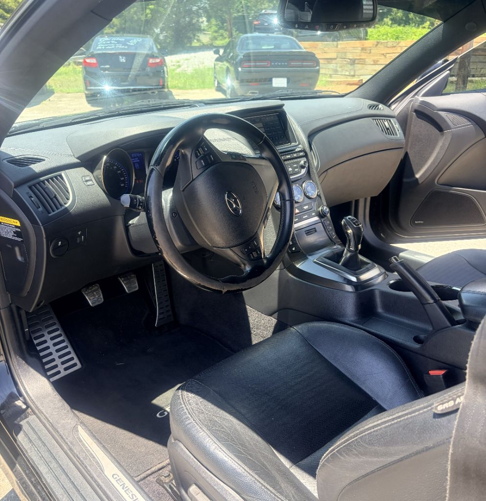 2013 Hyundai Genesis - $10,750