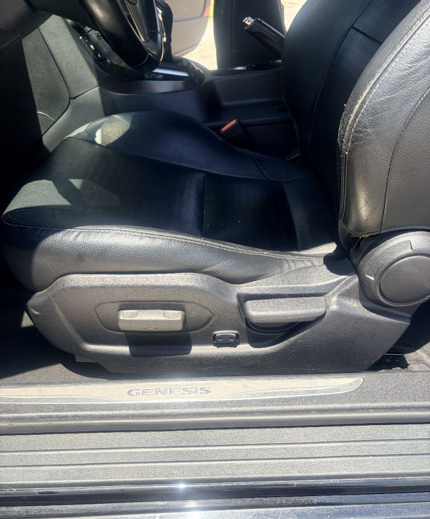 2013 Hyundai Genesis - $10,750