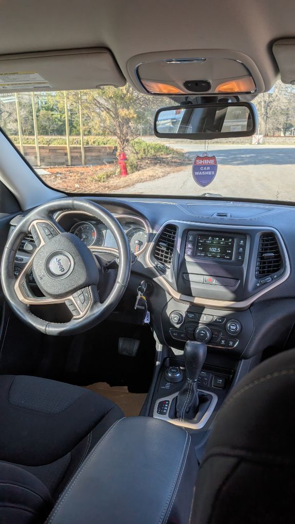 2016 Jeep Cherokee - $10,750