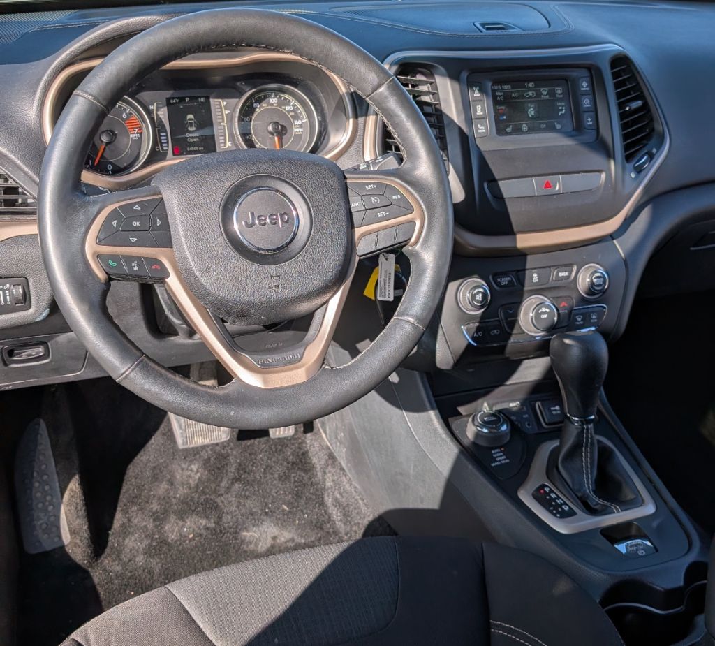 2016 Jeep Cherokee - $10,750