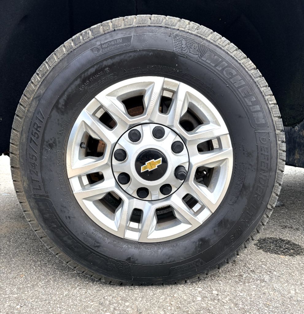 2020 Chevrolet Silverado 2500 - $32,000