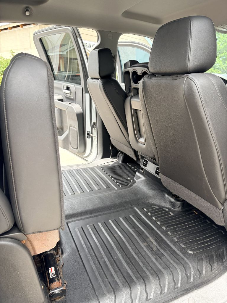 2020 Chevrolet Silverado 2500 - $32,000