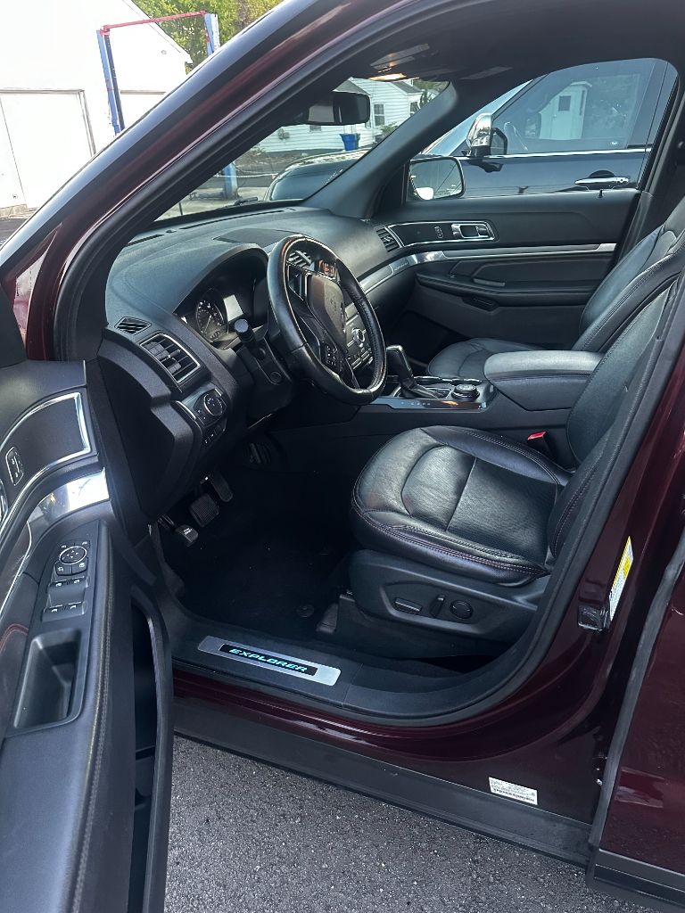 2019 Ford Explorer Sport photo