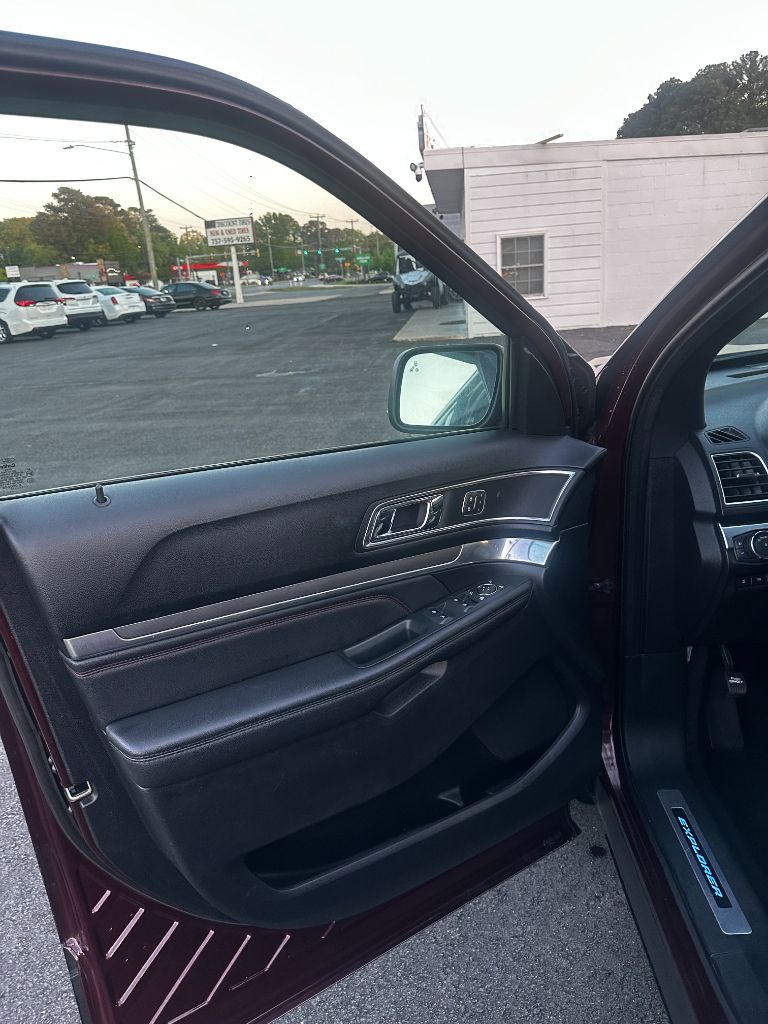 2019 Ford Explorer Sport photo