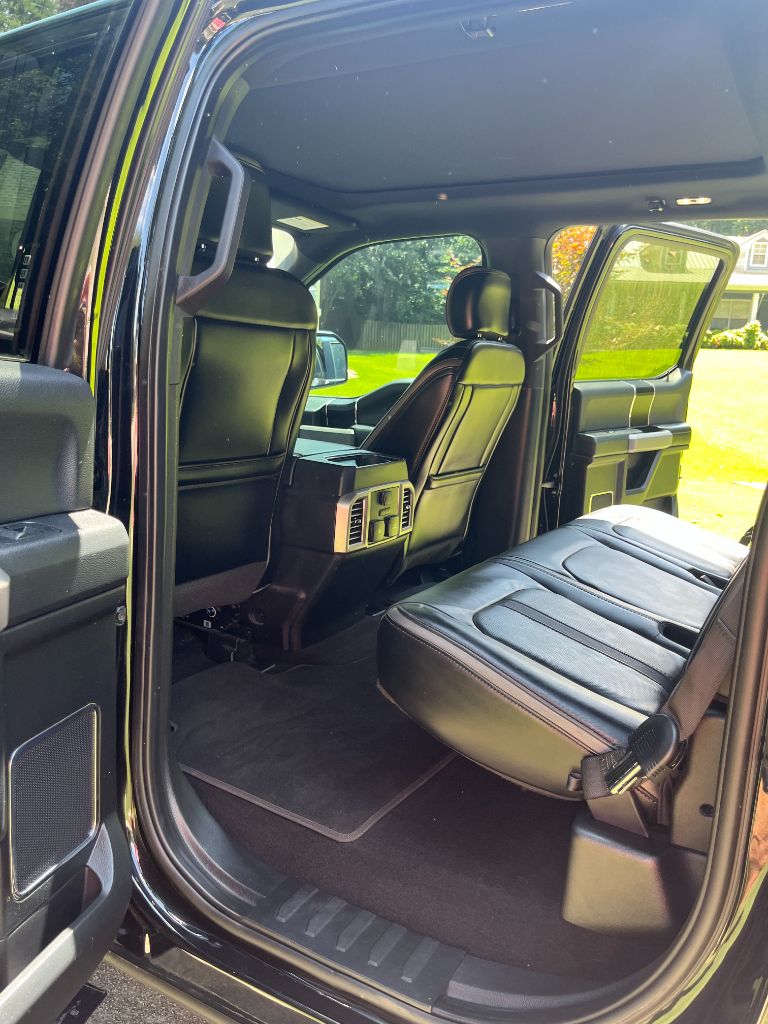 2019 Ford F-150 - $31,900