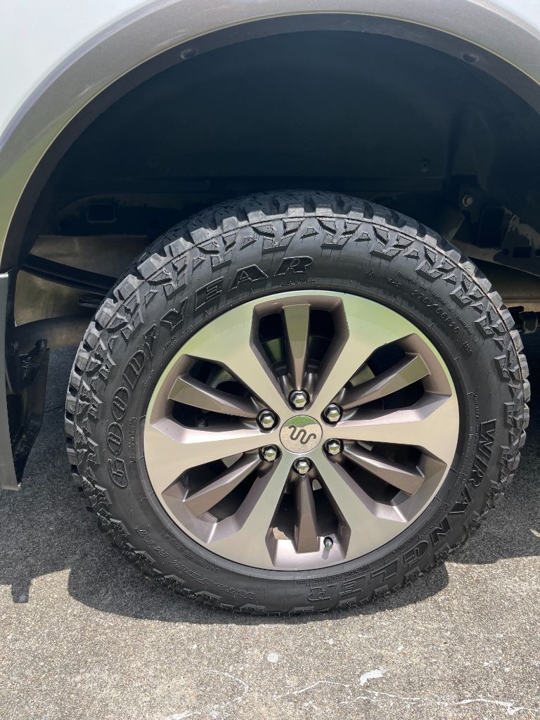2019 Ford F-150 - $32,900