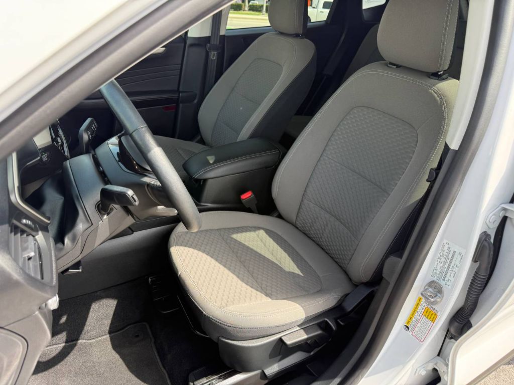 2021 Ford Escape - $18,499