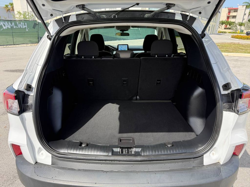 2021 Ford Escape - $18,499