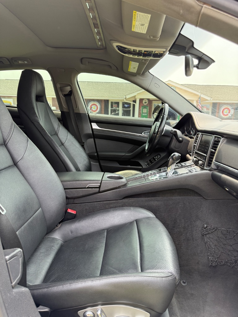 2013 Porsche Panamera 4S photo