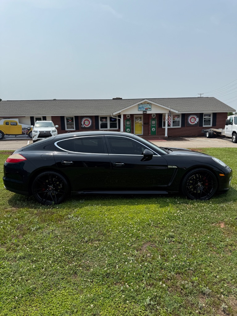 2013 Porsche Panamera 4S photo