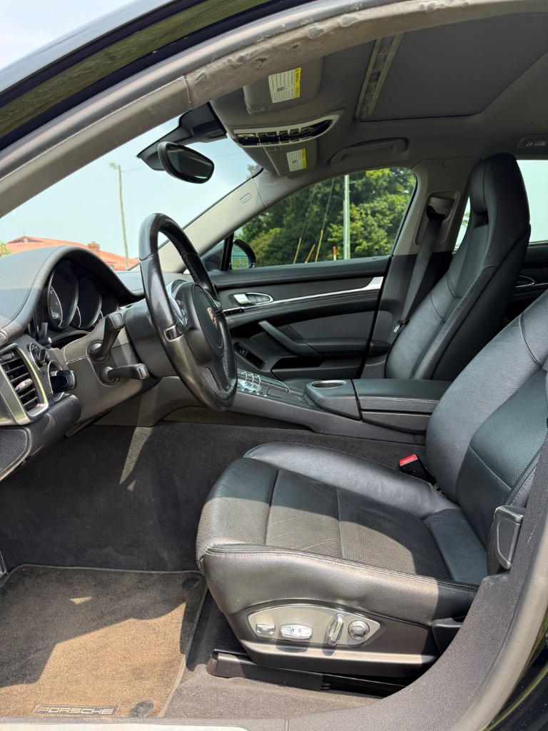 2013 Porsche Panamera 4S photo