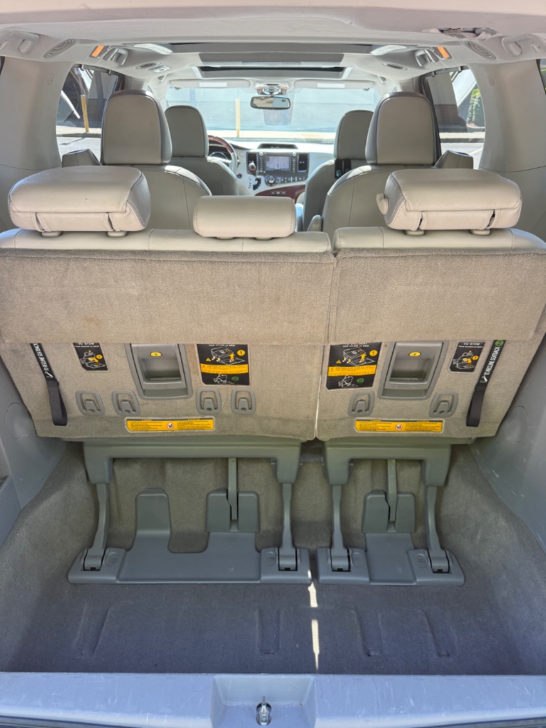 2013 Toyota Sienna - $10,900