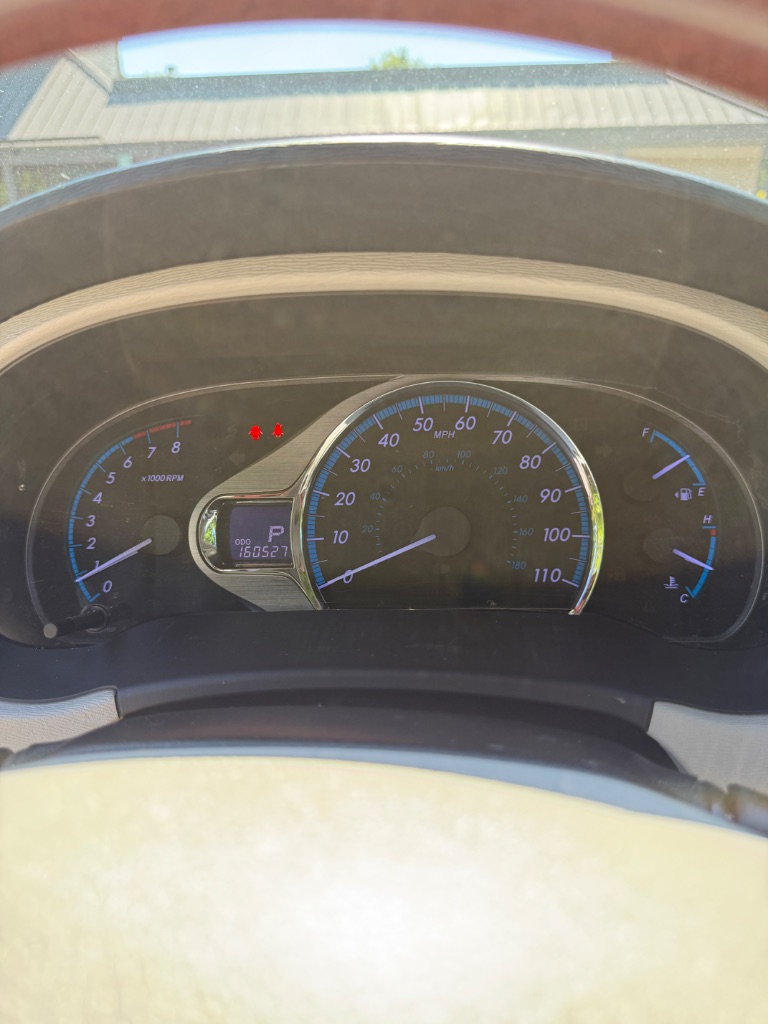 2013 Toyota Sienna - $10,900