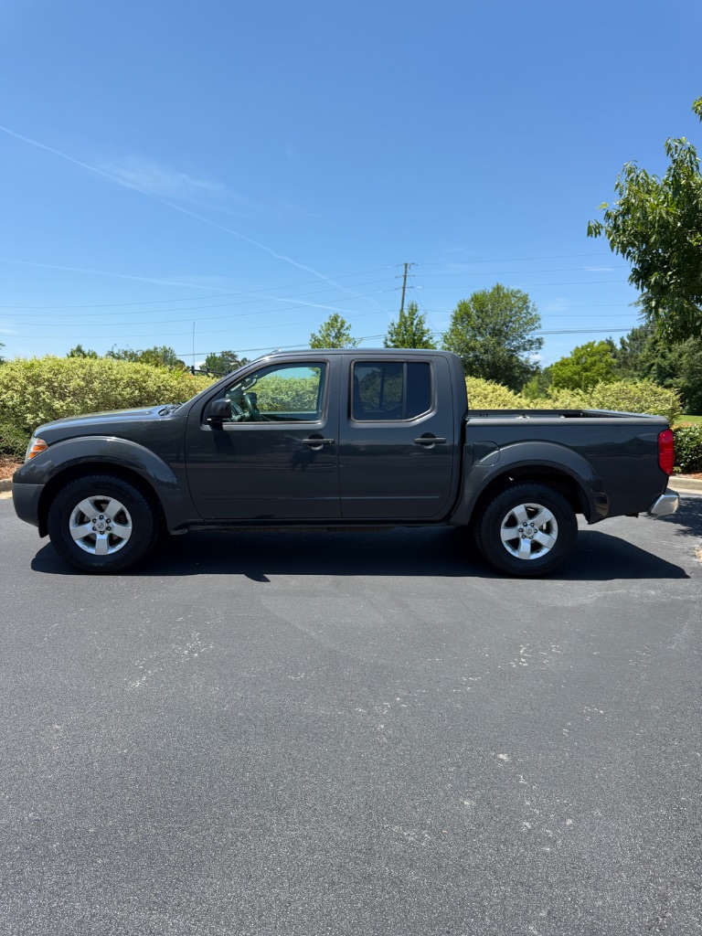2013 Nissan Frontier - $8,900