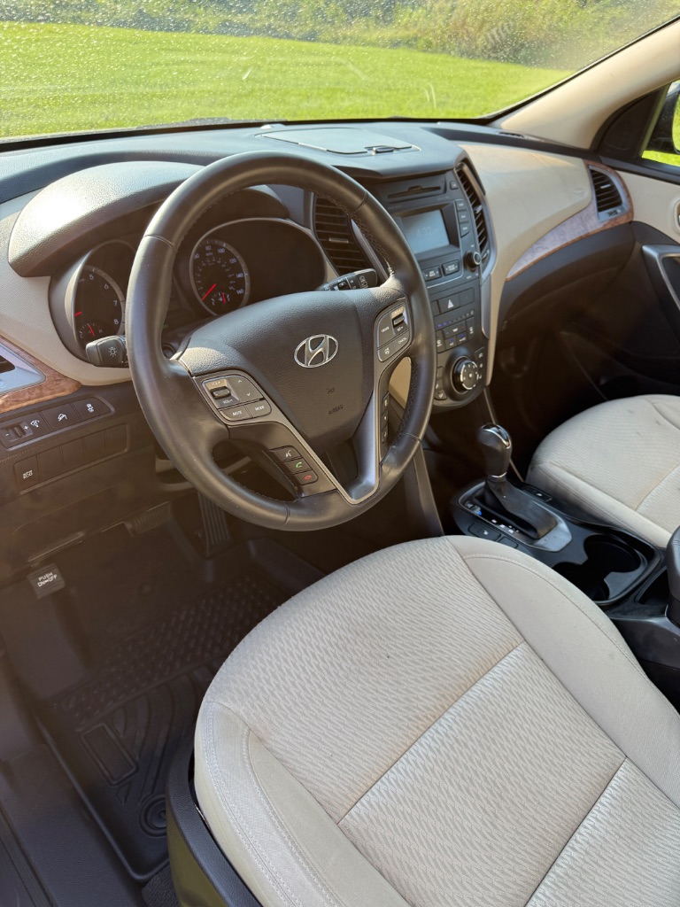 2014 Hyundai Santa Fe Sport - $6,900