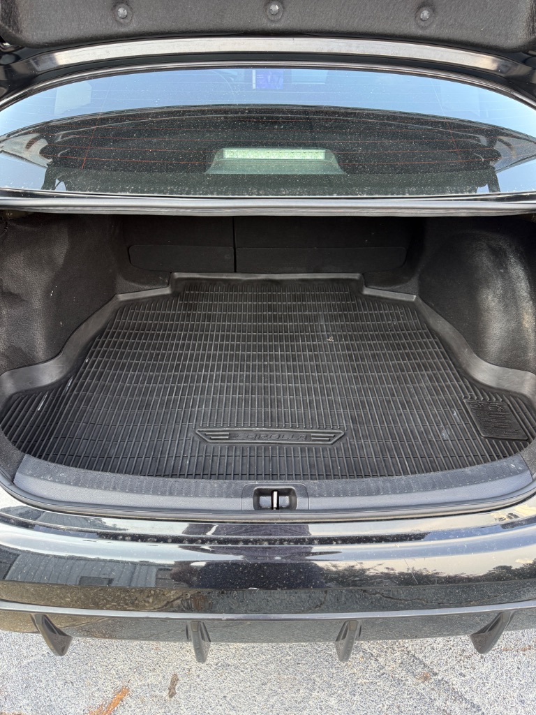 2023 Toyota Corolla - $18,000
