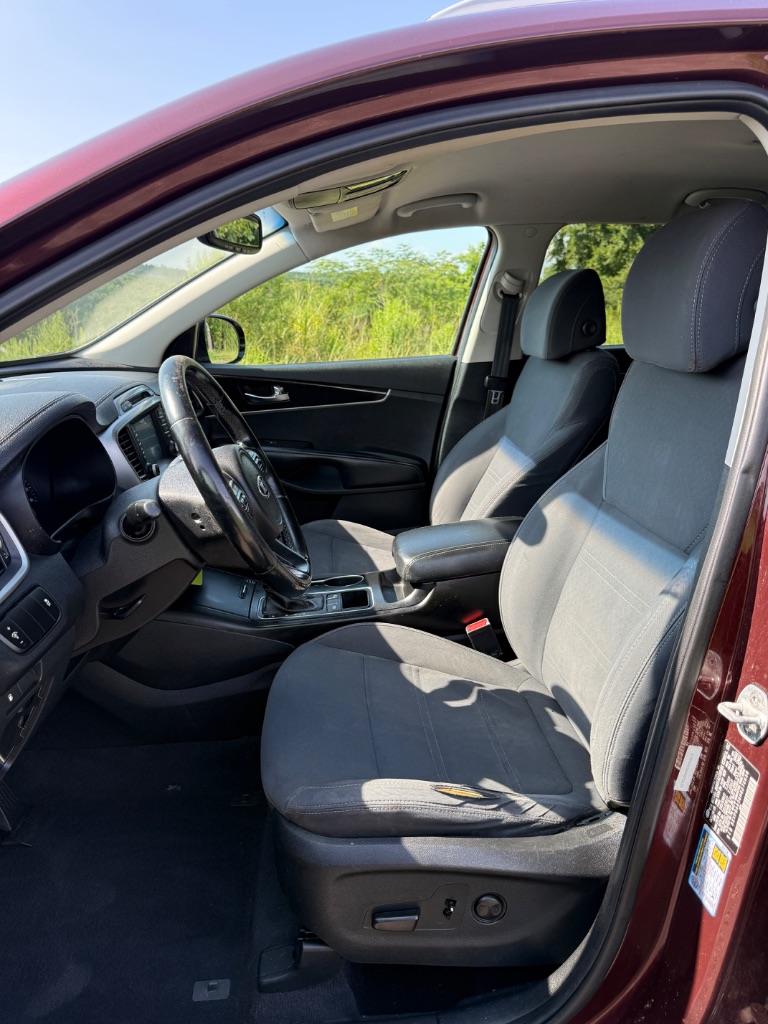 2017 Kia Sorento - $7,900