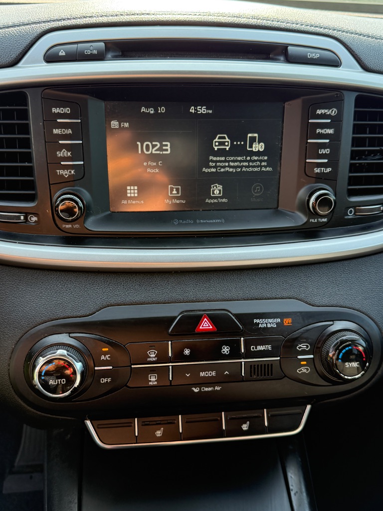 2017 Kia Sorento - $7,900