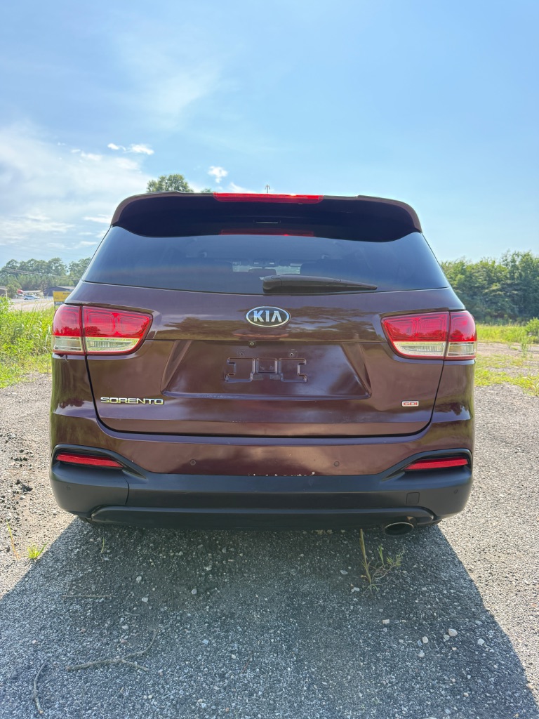 2017 Kia Sorento - $7,900