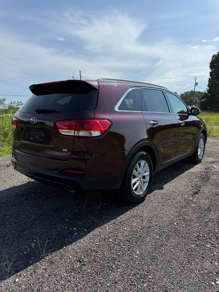 2017 Kia Sorento - $7,900