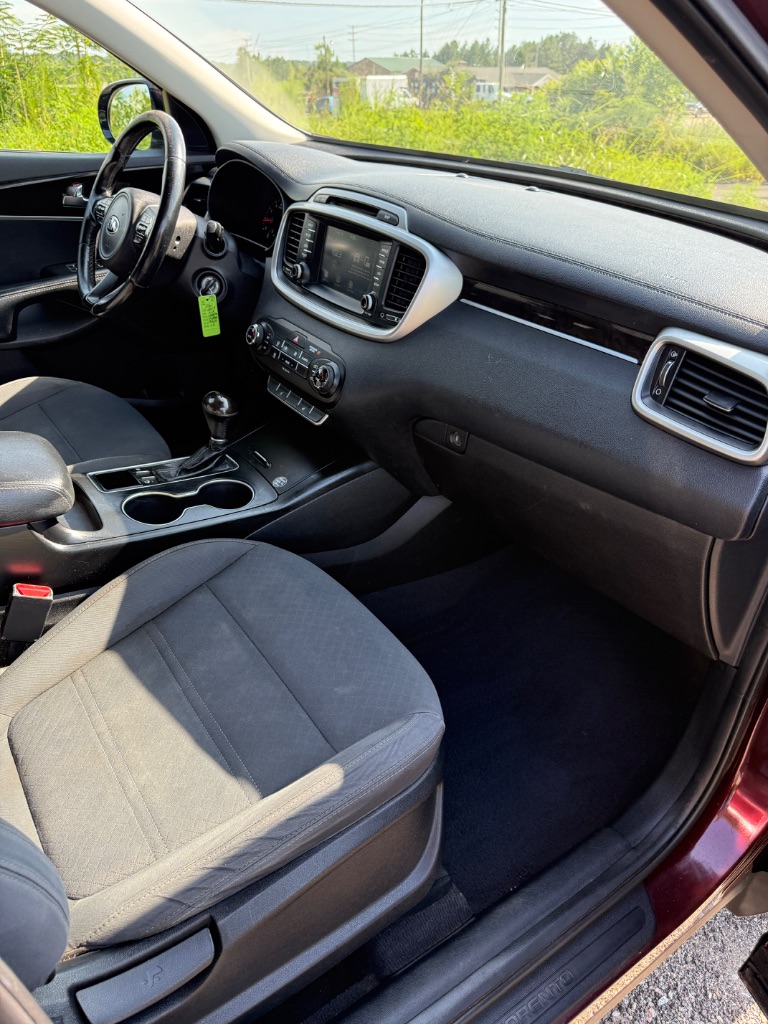 2017 Kia Sorento - $7,900