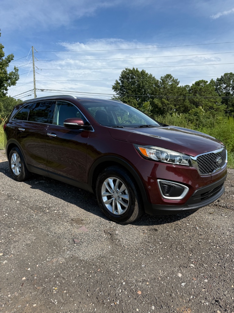 2017 Kia Sorento - $7,900
