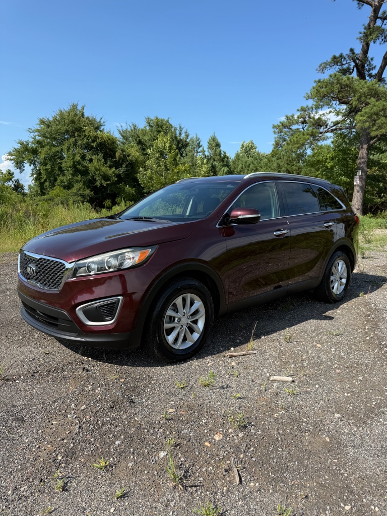 2017 Kia Sorento - $7,900
