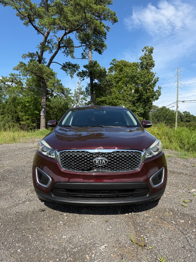2017 Kia Sorento - $7,900