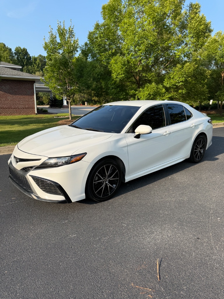 2021 Toyota Camry - $18,900