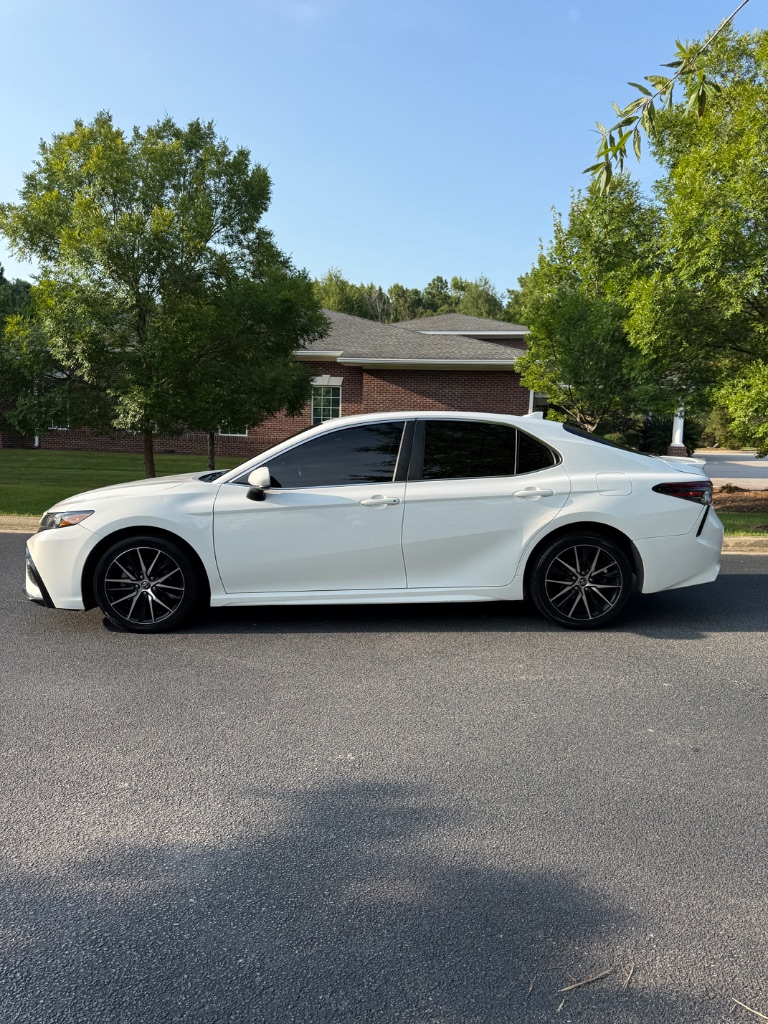 2021 Toyota Camry - $18,900