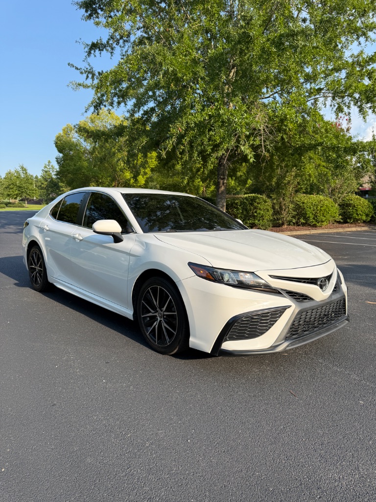 2021 Toyota Camry - $18,900