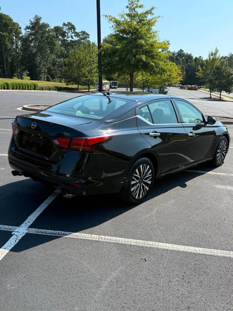 2023 Nissan Altima - $17,000