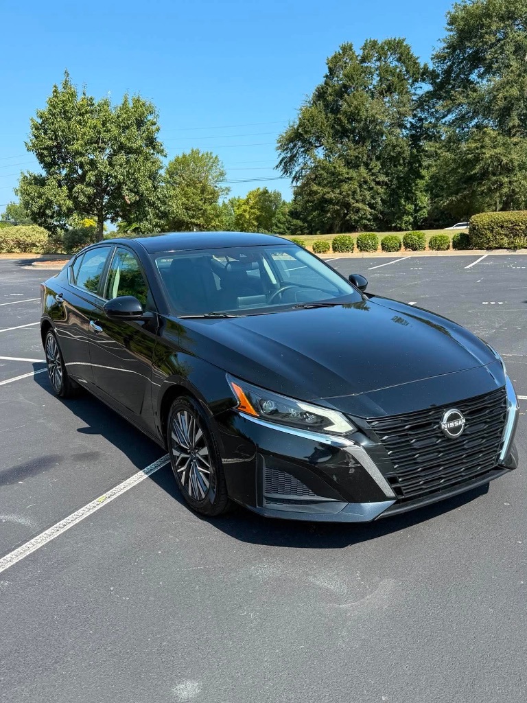 2023 Nissan Altima - $17,000