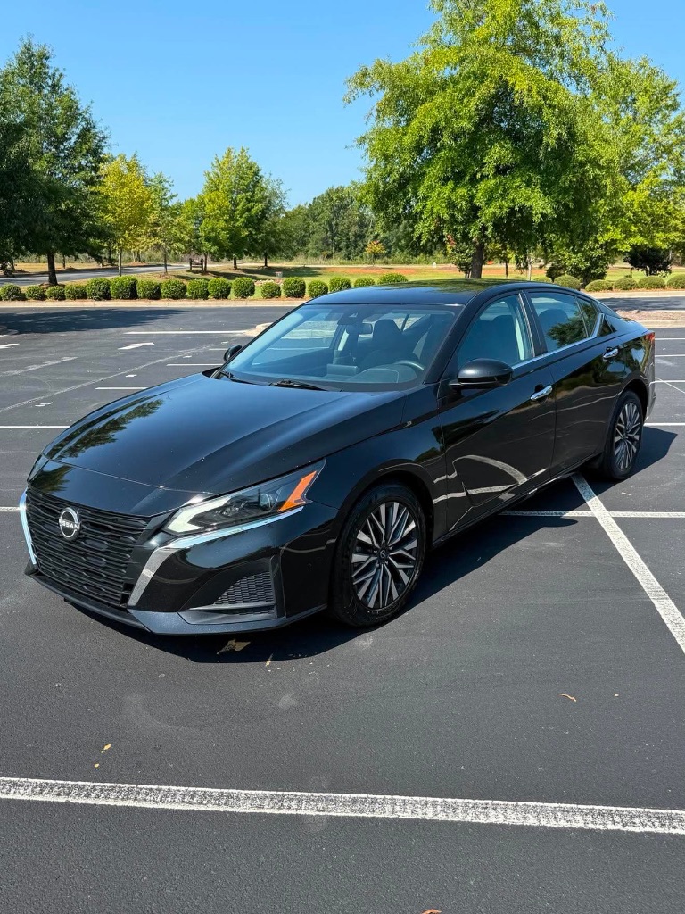 2023 Nissan Altima - $17,000