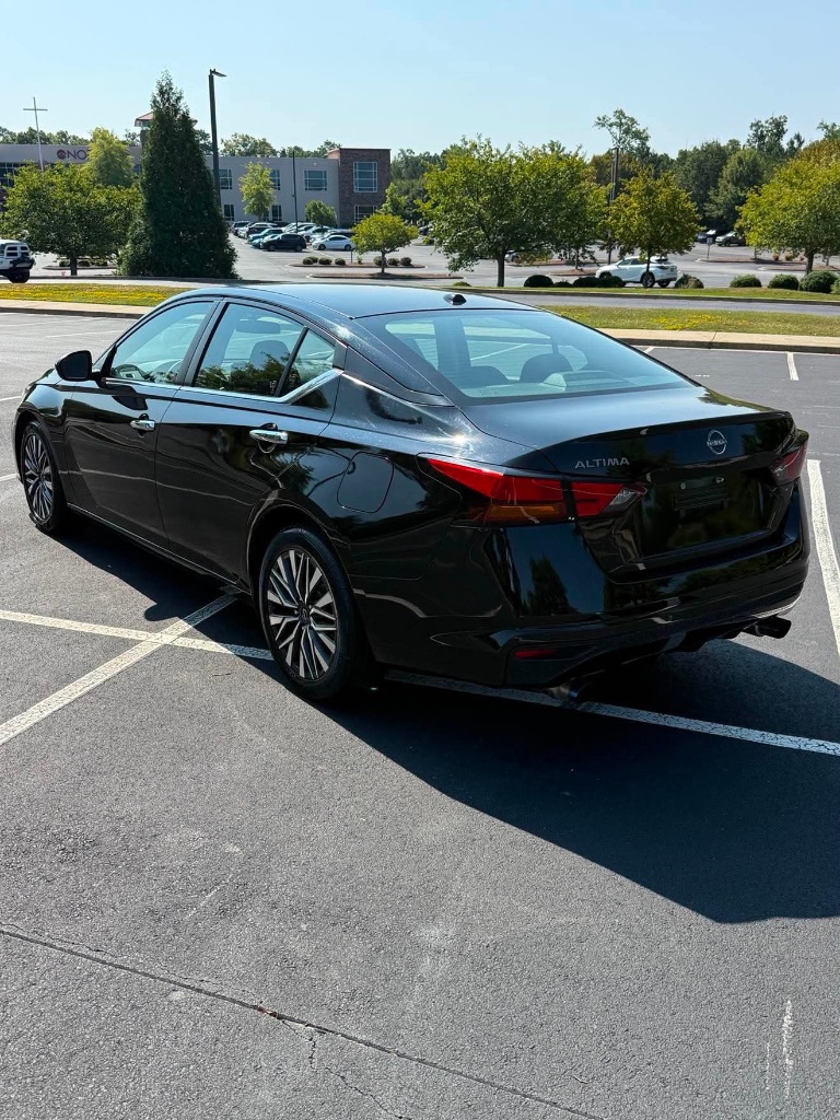 2023 Nissan Altima - $17,000