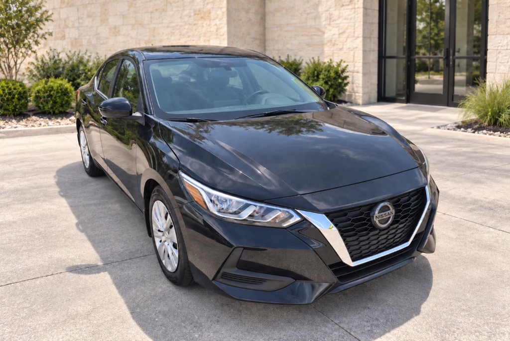 2020 Nissan Sentra - $11,000