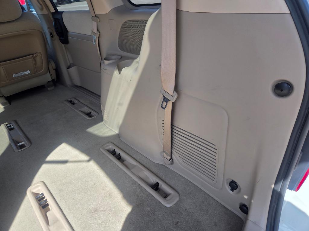 2007 Kia Sedona - $2,497
