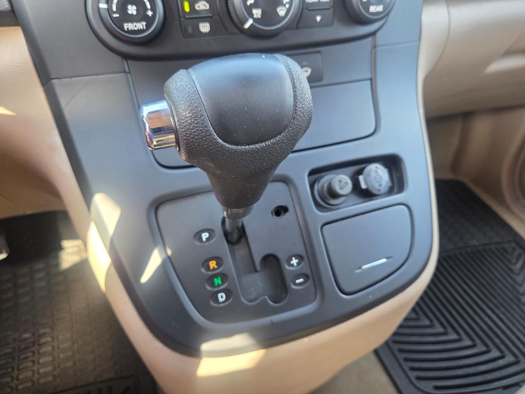 2007 Kia Sedona - $2,497