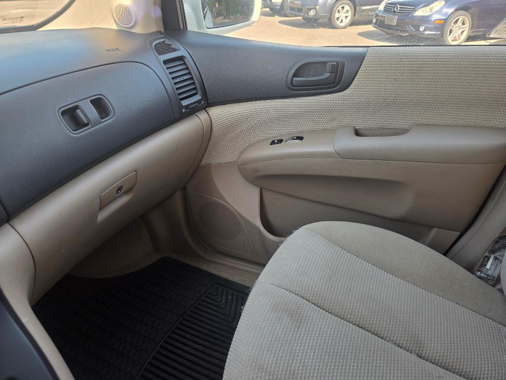 2007 Kia Sedona - $2,497