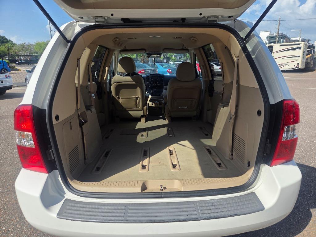 2007 Kia Sedona - $2,497