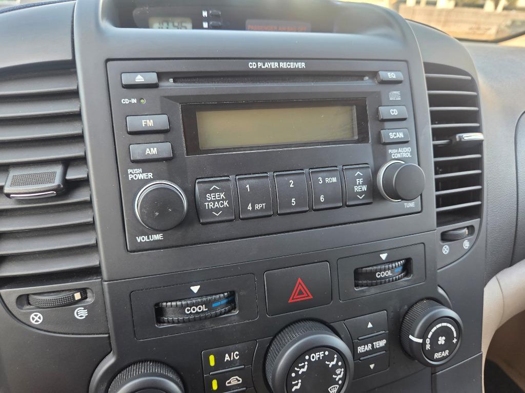 2007 Kia Sedona - $2,497