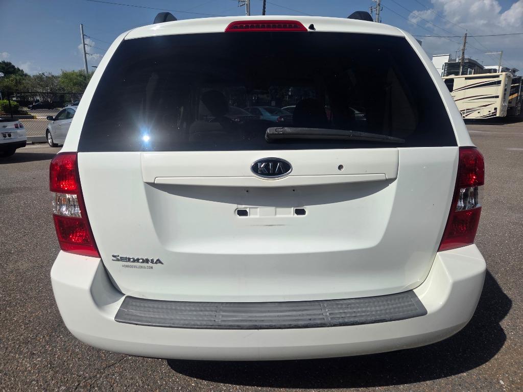 2007 Kia Sedona - $2,497