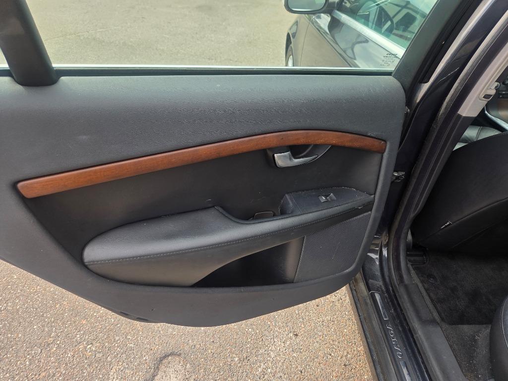 2010 Volvo S80 - $2,497