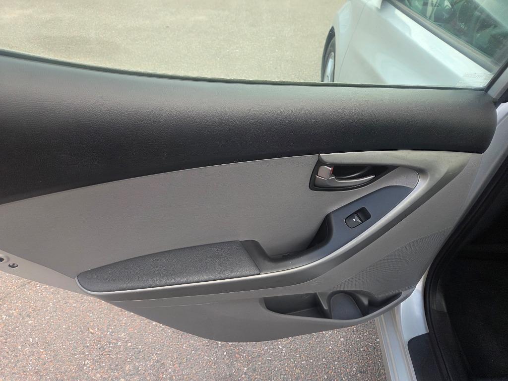 2014 Hyundai Elantra - $2,997
