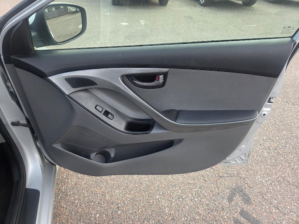 2014 Hyundai Elantra - $2,997